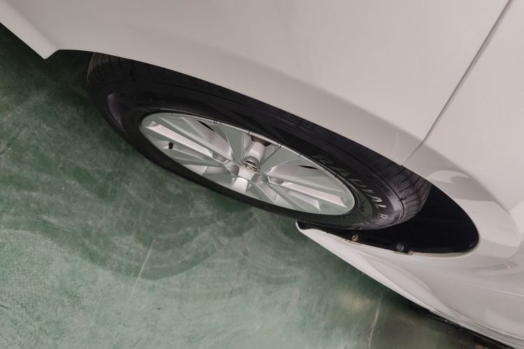 丰田 卡罗拉 2019款 1.2T S-CVT GL-i精英版车身外观6007