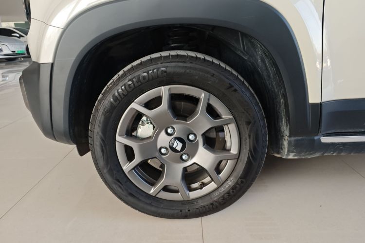 宝骏悦也Plus 2026款 301km旗舰版车身外观6007