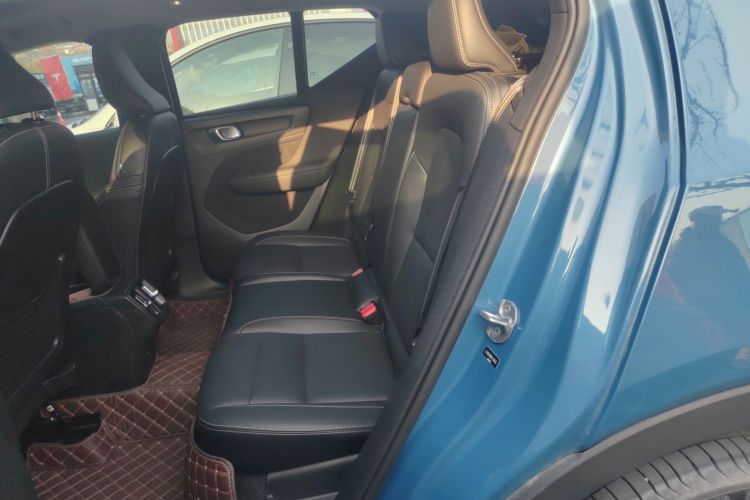 沃尔沃XC40 2023款 B4 四驱智远豪华版中控内饰21