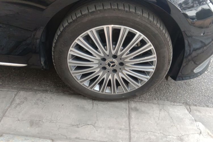 奔驰E级 2023款 E 300 L 时尚型车身外观10