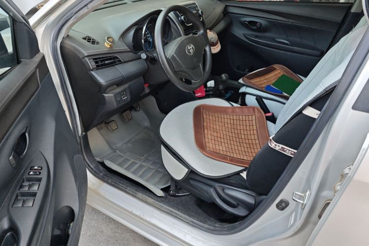 丰田 威驰 2014款 1.5L 手动智臻版中控内饰7003