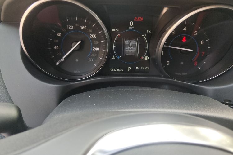 捷豹XE 2017款 2.0T 200PS R-Sport中控内饰15