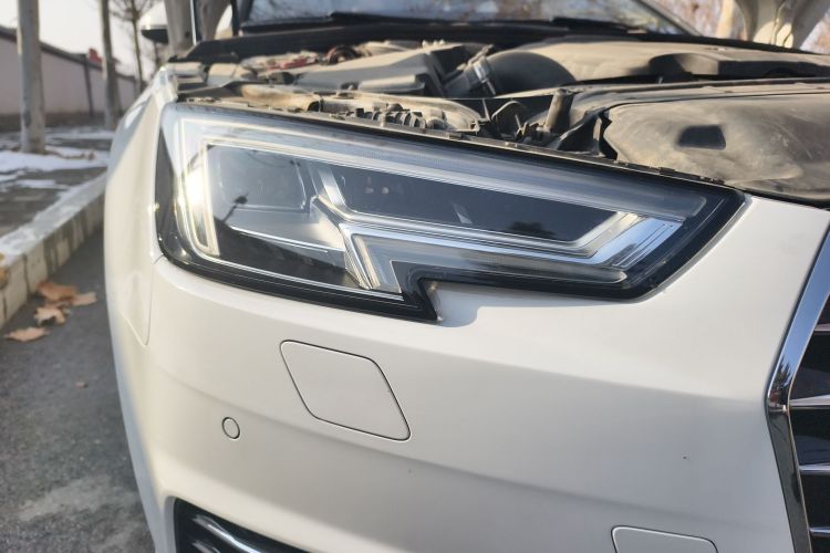 奥迪A4L 2018款 30周年年型 40 TFSI 进取型车身外观8