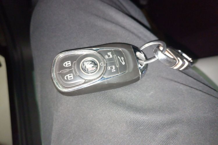 别克GL8 2022款 Avenir艾维亚 六座贤礼版中控内饰11