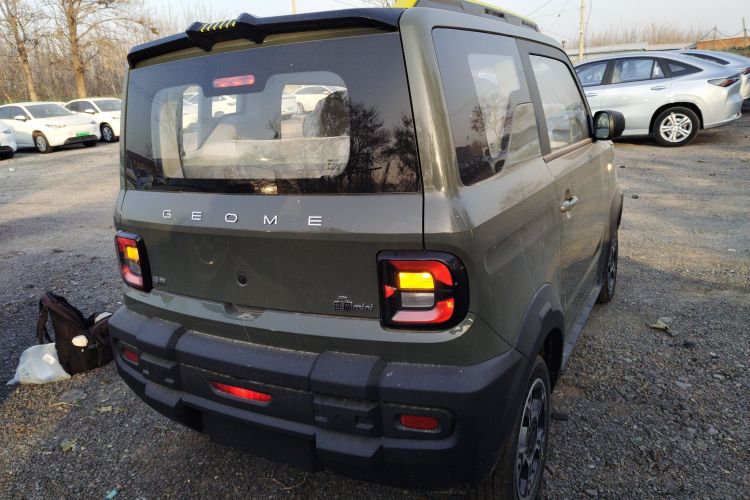 吉利银河 2025款 210km 熊猫骑士车身外观7