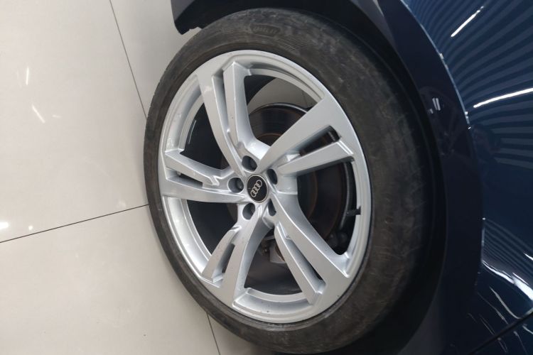 奥迪A7L 2022款 45 TFSI S-line 筑梦未来版车身外观6008