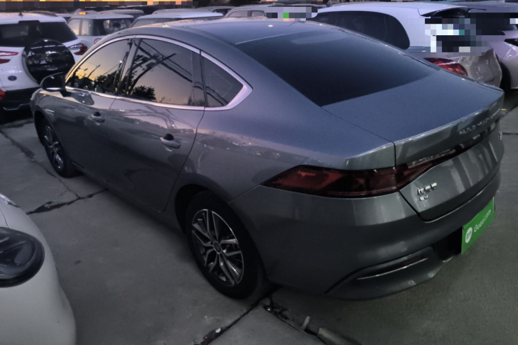 比亚迪 秦PLUS 2023款 冠军版 EV 420KM超越型车身外观4