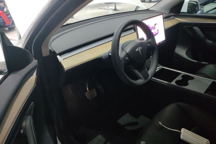 特斯拉 Model Y 2022款 后轮驱动版中控内饰7003
