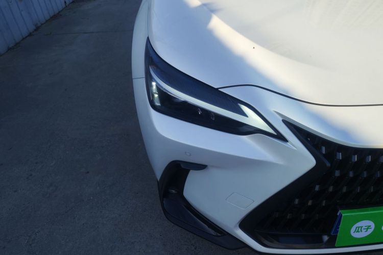 雷克萨斯NX 2023款 350h 前驱 创悦版车身外观8