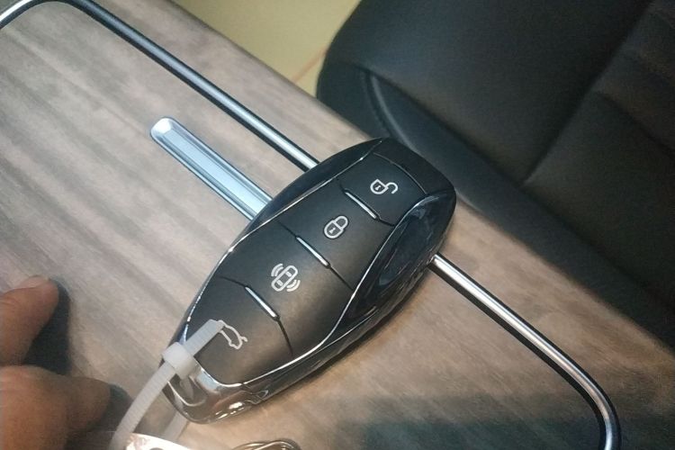 红旗HS7 2023款 2.0T 自动四驱旗畅版 六座中控内饰7001