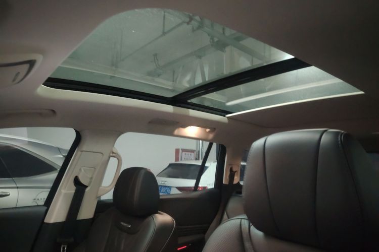 红旗HS7 PHEV 2024款 2.0T PHEV 两驱旗享版 7座局部细节22