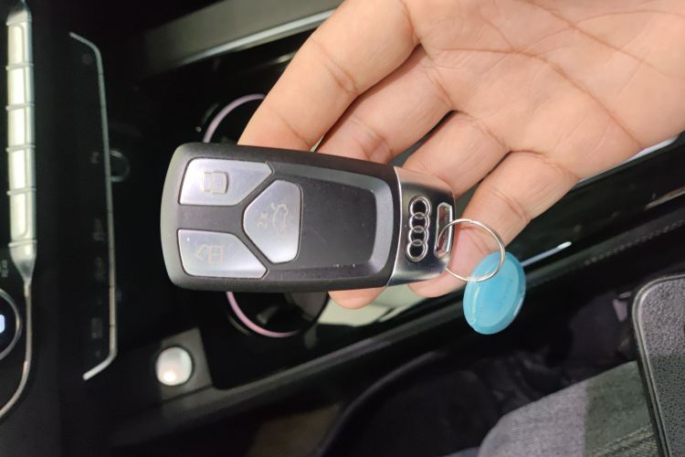 奥迪A4L 2024款 40 TFSI 豪华动感型中控内饰11