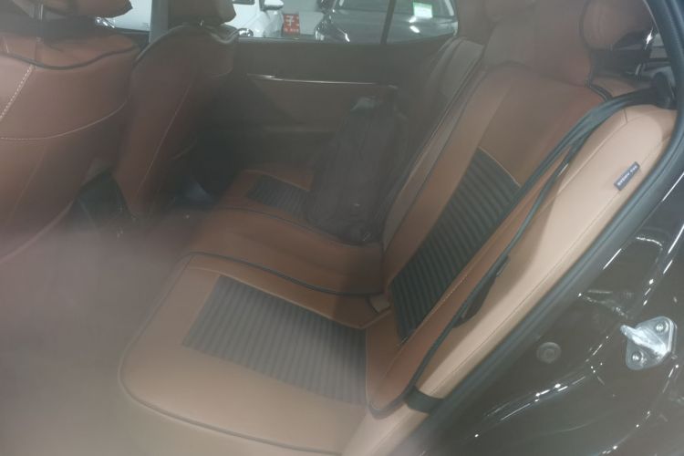 丰田 凯美瑞 2024款 双擎 2.0HGVP 豪华版中控内饰21