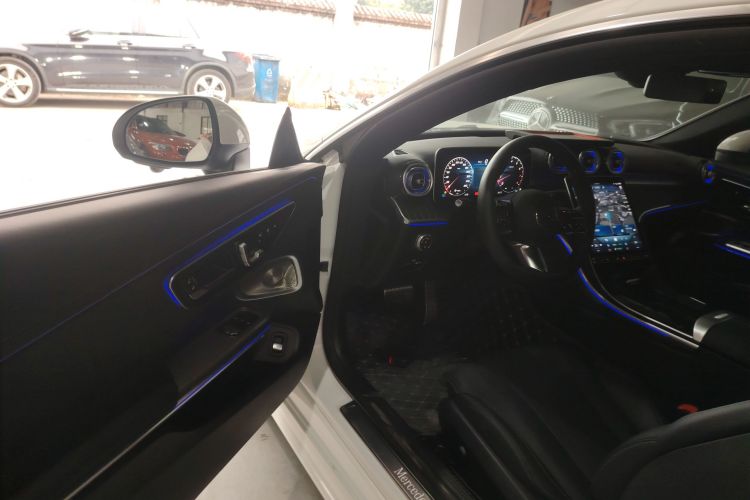 奔驰CLE 2024款 CLE 300 4MATIC 动感型轿跑车中控内饰7003