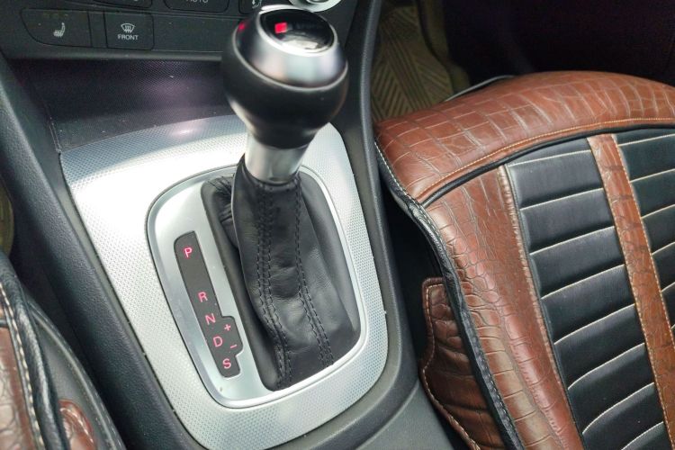 奥迪Q3 2015款 35 TFSI 进取型中控内饰18