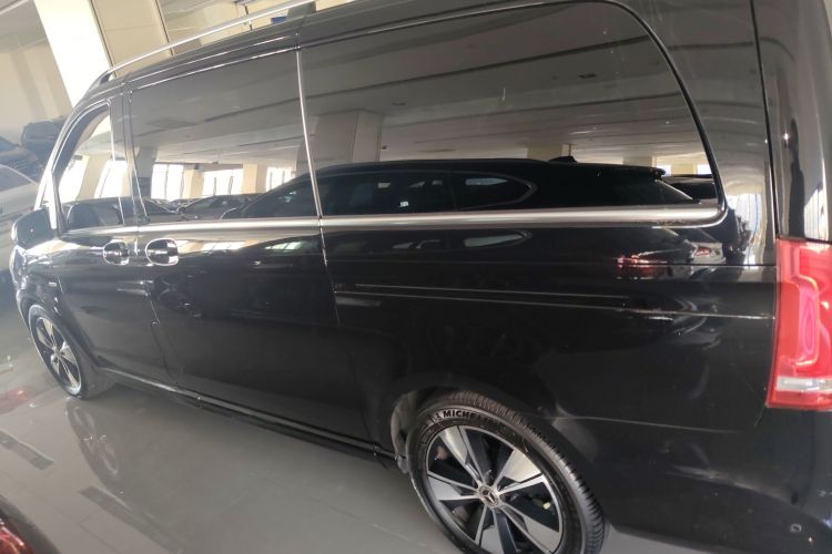 奔驰V级 2016款 V 260 领航版车身外观6003