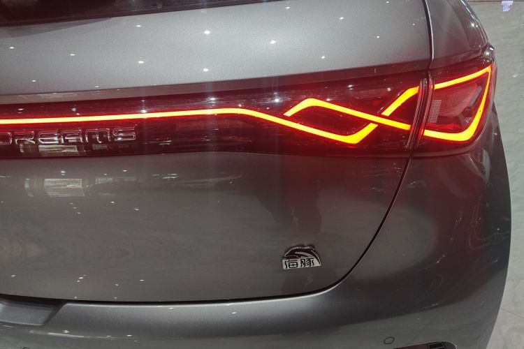 比亚迪 海豚 2023款 420km 时尚版车身外观9