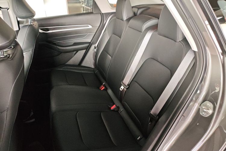 吉利汽车 帝豪 2026款 第4代 400万纪念款 1.5L CVT超越型中控内饰7004