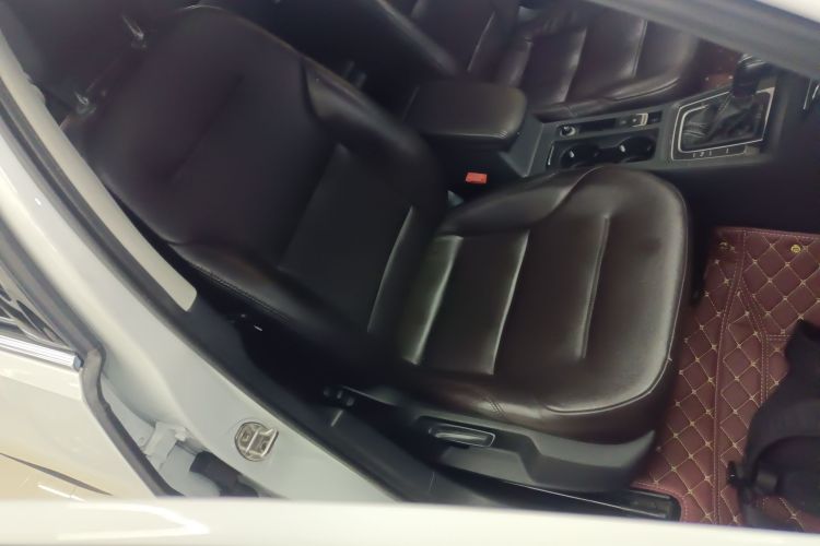 大众 高尔夫 2017款 230TSI 自动舒适百万辆纪念版局部细节41