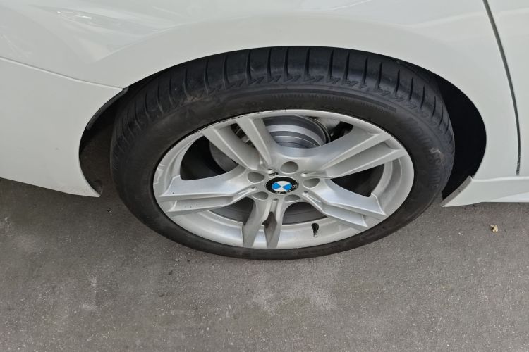 宝马3系 2019款 320Li M运动套装车身外观6008