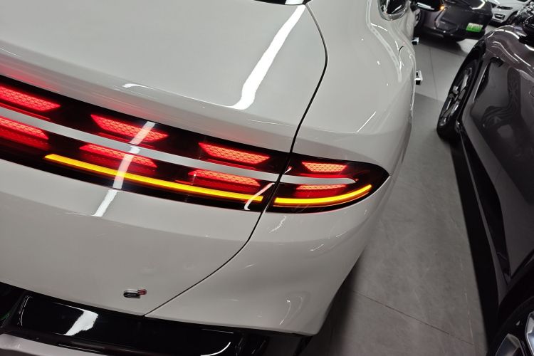 腾势Z9 2024款 1100km 四驱Max版车身外观9