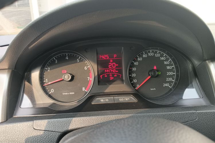 大众 桑塔纳 2015款 1.6L 自动舒适版中控内饰14