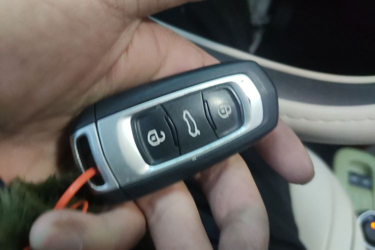 吉利银河 2023款 熊猫mini 新春版宝藏熊中控内饰7001