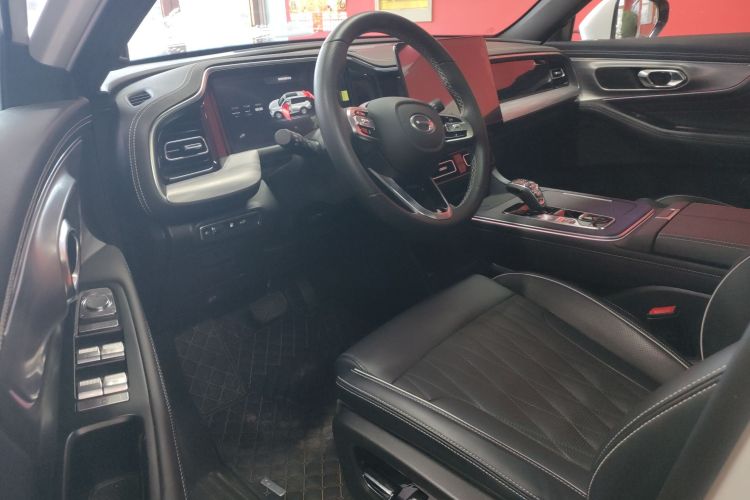 广汽传祺 传祺GS8 2022款 领航系列 2.0TGDI 两驱豪华智联版（七座）中控内饰19