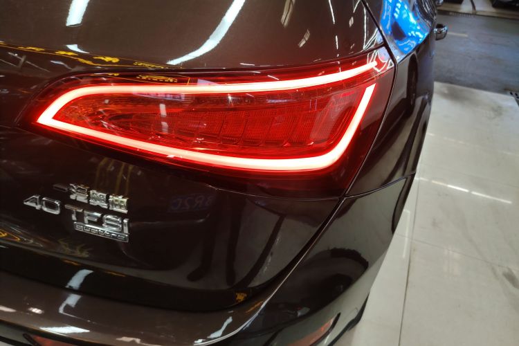 奥迪Q5 2015款 40 TFSI 技术型车身外观9