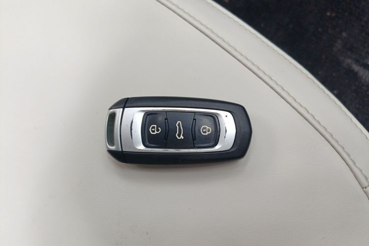 吉利银河 2024款 200km 熊猫骑士中控内饰11