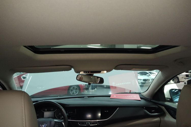 别克 君威 2020款 552T 精英型中控内饰22