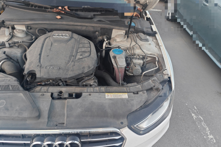 奥迪A4L 2016款 35 TFSI 典藏版 自动标准型机舱底盘26