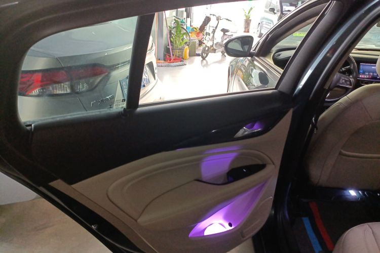 别克 君威 2020款 552T 精英型中控内饰7008