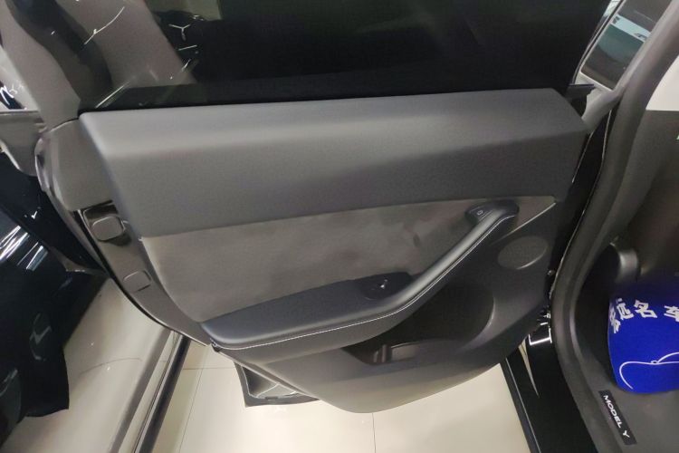 特斯拉 Model Y 2022款 改款 后轮驱动版中控内饰49