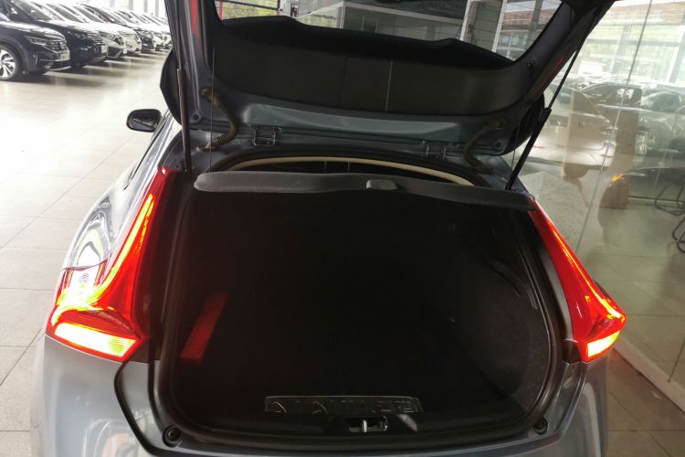 沃尔沃V40 2018款 T3 智尚版局部细节23