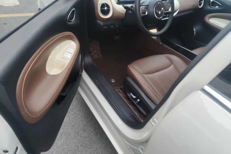 五菱汽车 五菱缤果 2024款 333km 灵犀互联款中控内饰7003