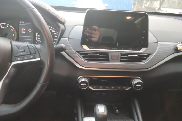 日产 天籁 2021款 2.0T XL 智进版中控内饰16