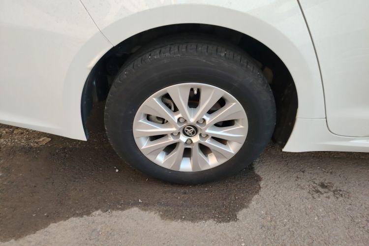 丰田 卡罗拉 2019款 1.2T S-CVT GL-i精英版车身外观6008