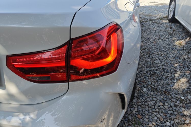 宝马1系 2023款 120i M运动版车身外观6006