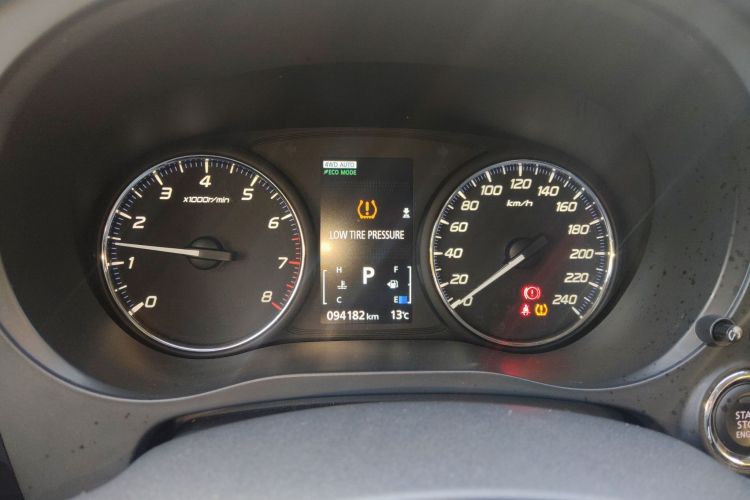 三菱 欧蓝德 2019款 2.4L 四驱致享版 5座 国V中控内饰14