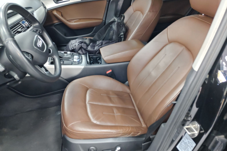 奥迪A6L 2018款 35 TFSI 典藏版中控内饰19