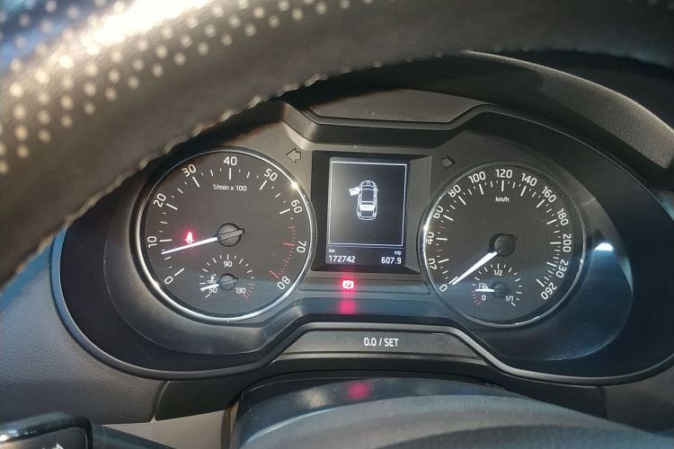 斯柯达 明锐 2015款 1.4TSI 手动逸俊版中控内饰14