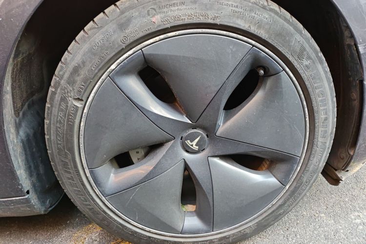 特斯拉 Model 3 2020款 标准续航后驱升级版车身外观6001