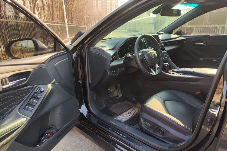 丰田 亚洲龙 2019款 双擎 2.5L XLE尊贵版 国VI中控内饰20