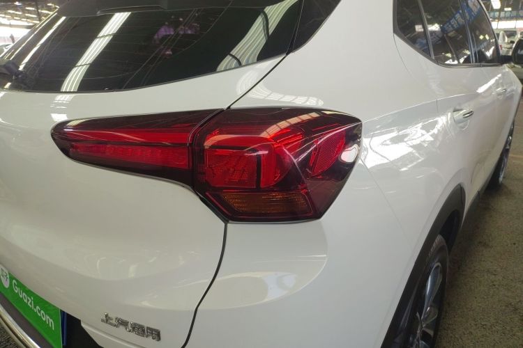 别克 昂科拉GX 2020款 20T 自动四驱全能旗舰型车身外观9