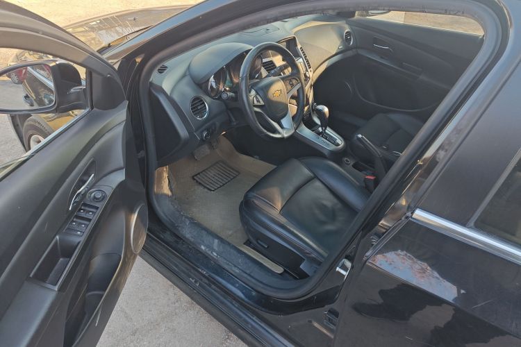 雪佛兰 科鲁兹 2013款 1.8L SX AT中控内饰20