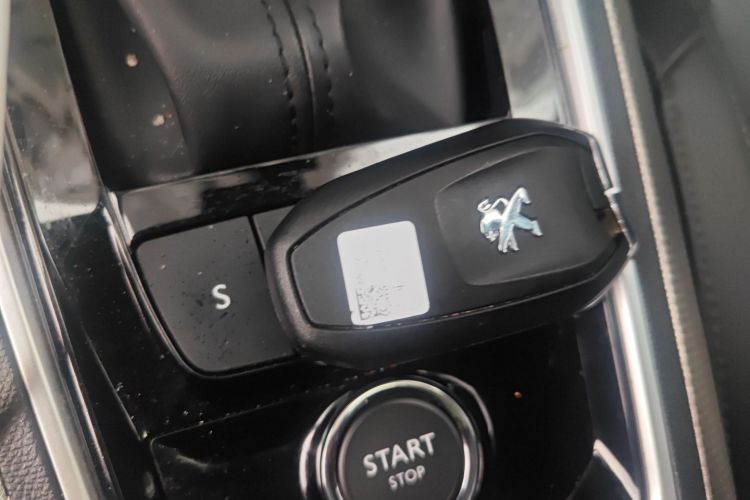 标致408 2020款 360THP 十周年纪念版中控内饰11