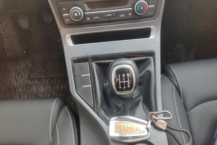 吉利汽车 帝豪 2020款 1.5L 手动豪华型中控内饰18