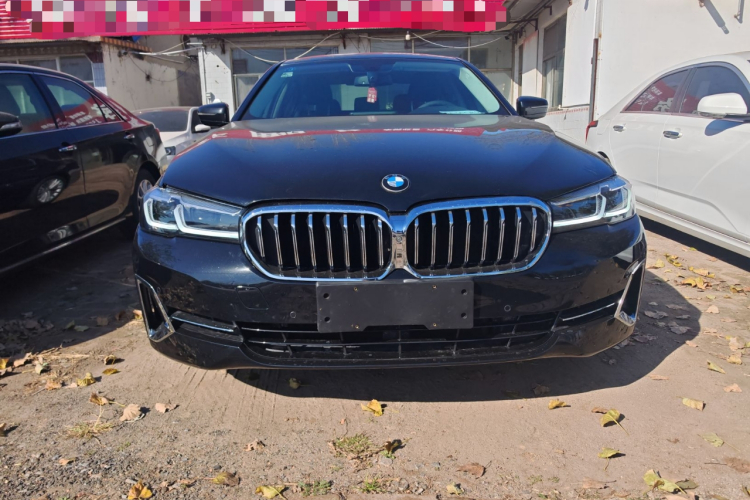 宝马5系 2018款 525Li 豪华套装车身外观2