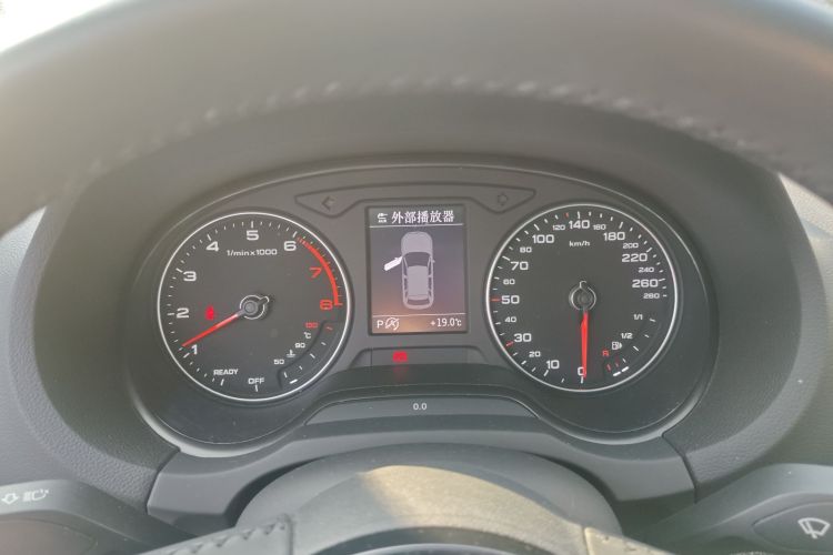 奥迪A3 2019款 Sportback 35 TFSI 风尚型 国VI中控内饰14